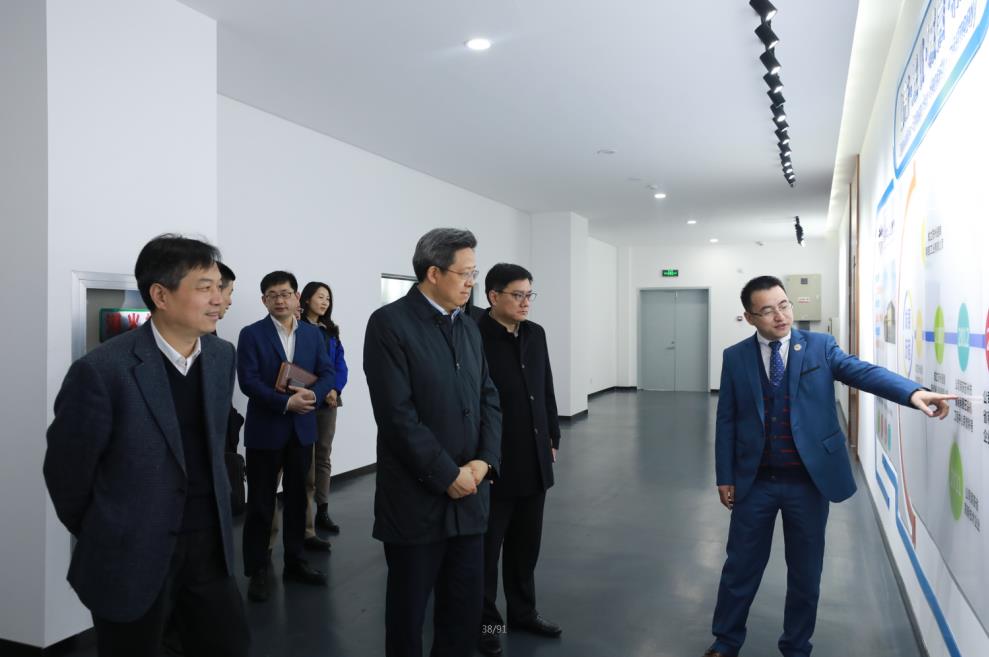 蘇州高新區(qū)黨工委書記、區(qū)長吳新明書記、王牟、黃鋒主任一行調(diào)研通錦